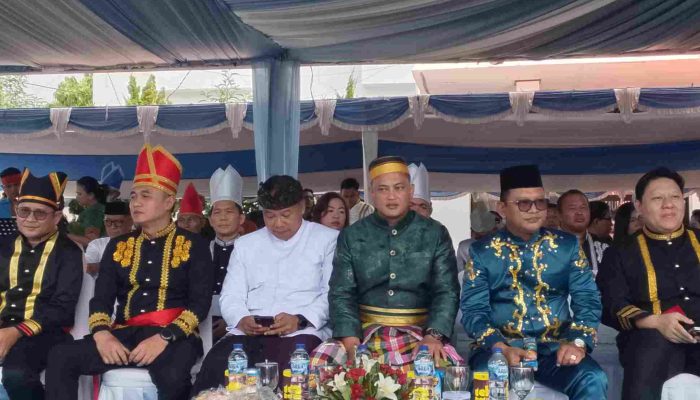 Junjung Tinggi Keragaman Kapolres Bitung Hadiri HUT Kota Bitung ke- 36 Kenakan Baju Adat Sulsel ‎