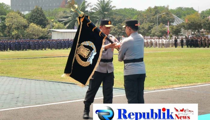 Simbol Estafet Kepemimpinan, Pataka “Bhayangkara Satya Abhiyukta” Diserahkan kepada Irjen Pol Dekananto
