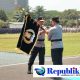 Foto: Simbol kepemimpinan pataka " Bhayangkara Satya Abhiyukta " diserahkan kepada Irjen Pol Dekananto.