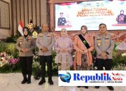 Foto : Jadi ibu asuh Polwan Polda Jatim,Ny.Lenia Dekananto dorong kesejahteraan dan keharmonisan keluarga Polri.
