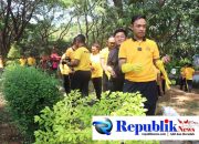 Foto: Green Policing ,Polres Pasuruan ajak masyarakat jaga kelestarian lingkungan di hutan kota Bangil.