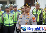 Foto : Tilang manual berlaku lagi di Surabaya.