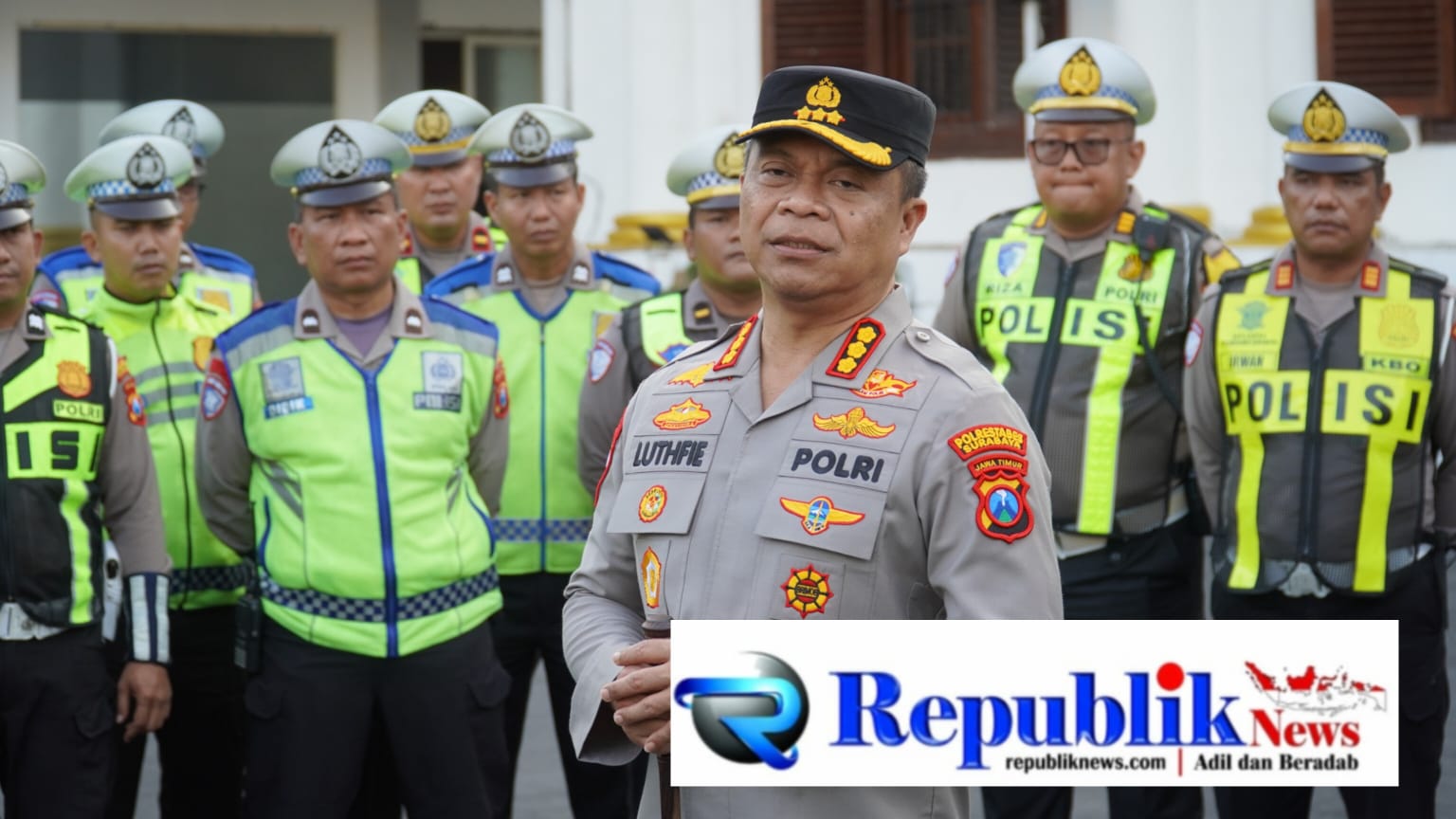 Foto : Tilang manual berlaku lagi di Surabaya.