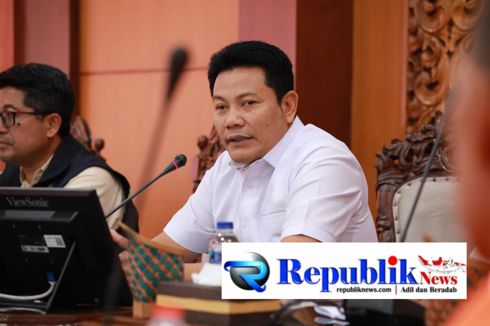 Foto : Bupati Subandi turunkan tarif pungutan pedagang CFD Sidoarjo.