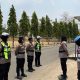 Polwan Polres Lampung Utara Kawal Sholat Jumat, Bantu Kelancaran Lalu Lintas dan Keamanan Jemaah