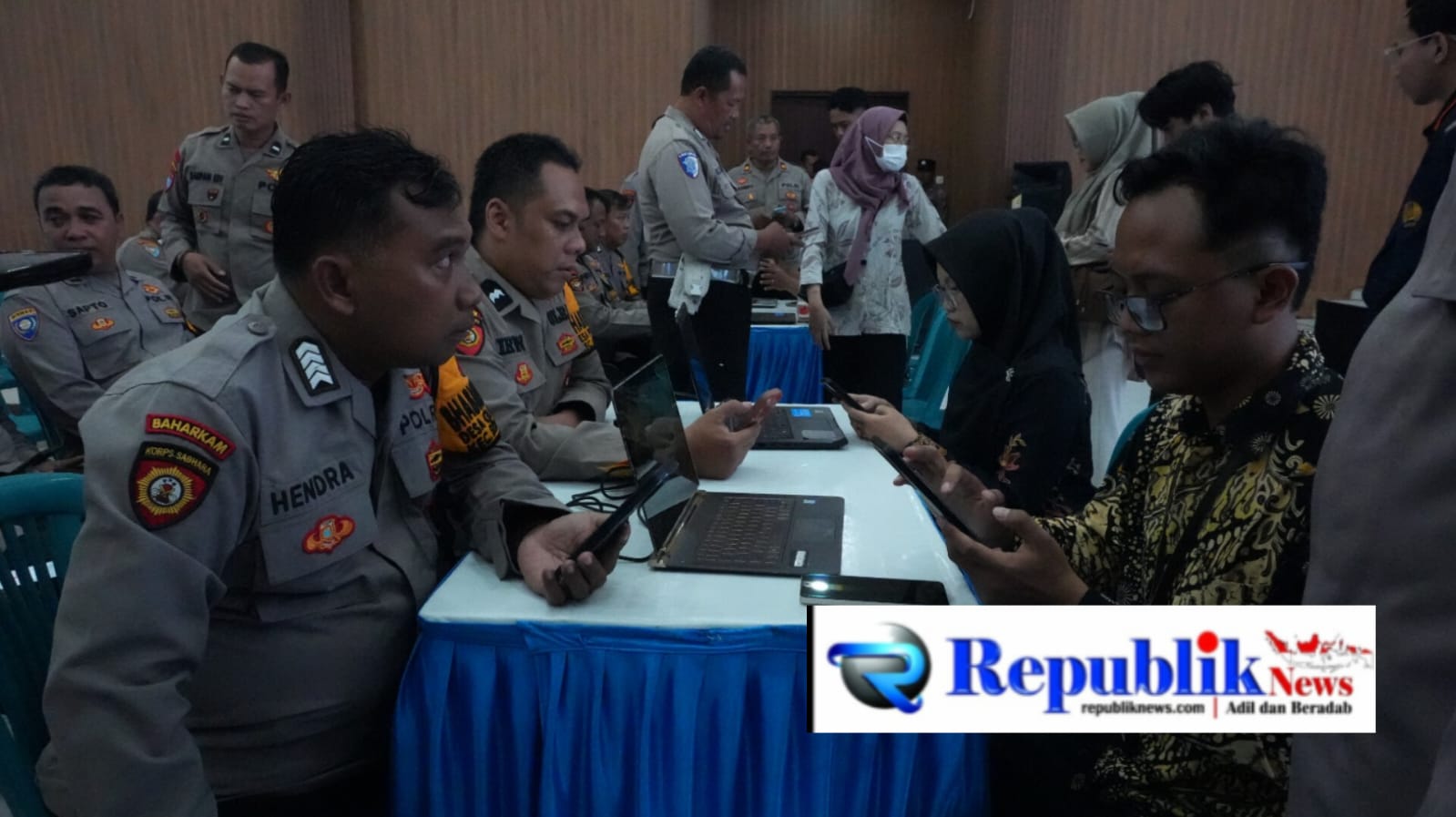 Foto : Polres Sidoarjo gandeng Dispendukcapil bekali bhabinkamtibmas mekanisme IKD.
