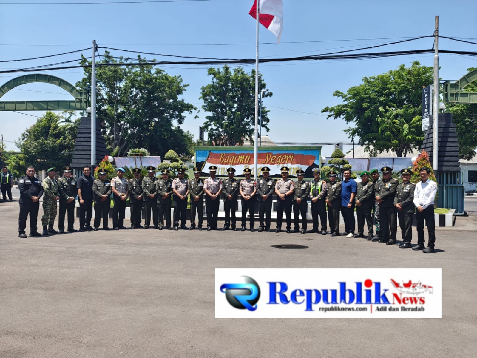 Foto: Jaga sinergisitas dan kolaborasi ,Kapolres Pasuruan, AKBP Irawan Setyono,SH,SIK,MH kunjungi Makodim 0819 di HUT ke-81 TNI.