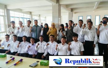 Foto : Pemkab Sidoarjo bekali warga pelatihan teknisi sepeda motor injeksi.