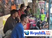 Foto: Polres pelabuhan Tanjung perak imbau sopir truk manfaatkan buffer area untuk antre penyebrangan.