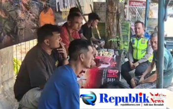 Foto: Polres pelabuhan Tanjung perak imbau sopir truk manfaatkan buffer area untuk antre penyebrangan.