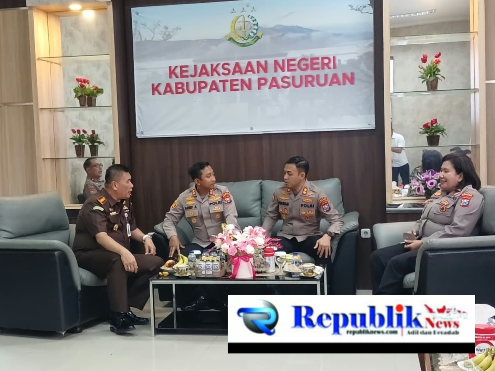 Foto : Kapolres Pasuruan AKBP Irawan Setyono awali tugas dengan silaturahmi dan penguatan sinergisitas.