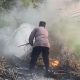 Polsek Buduran Gerak Cepat Tangani Kebakaran Lahan di Prasung