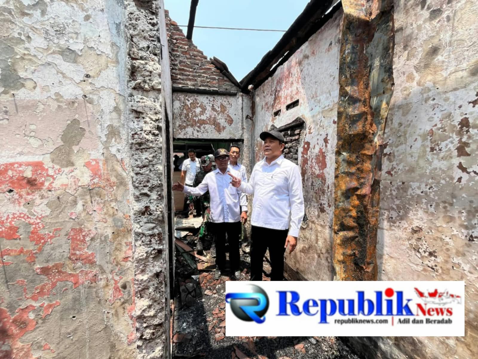 Foto : Dua rumah warga di Sukodono terbakar, Bupati Subandi pastikan perbaikan dimulai pekan ini.