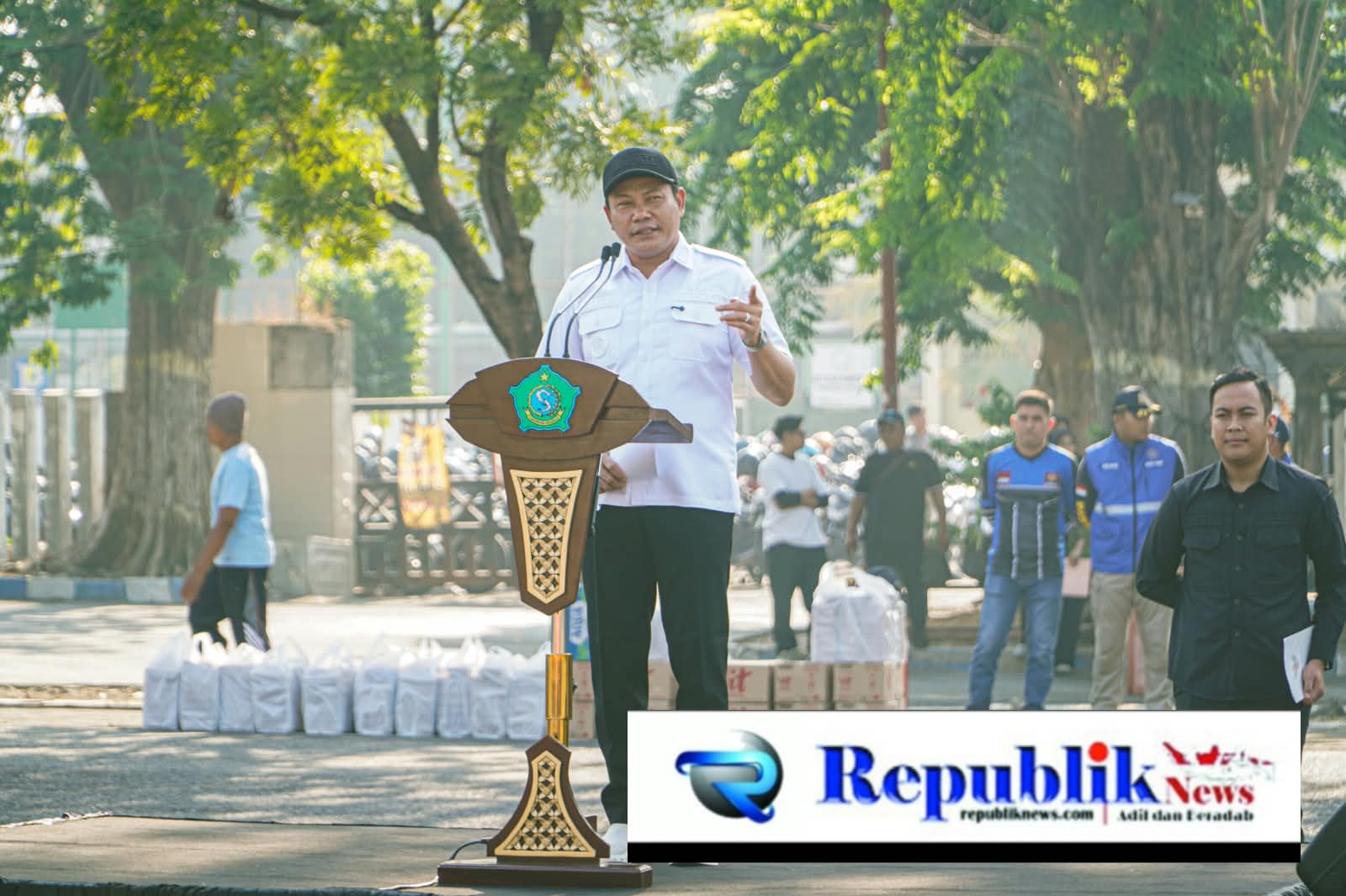 Foto : Bupati Sidoarjo,H.Subandi menegaskan komitmennya penuhi Pemkab Sidoarjo melakukan digitalisasi sistem parkir.