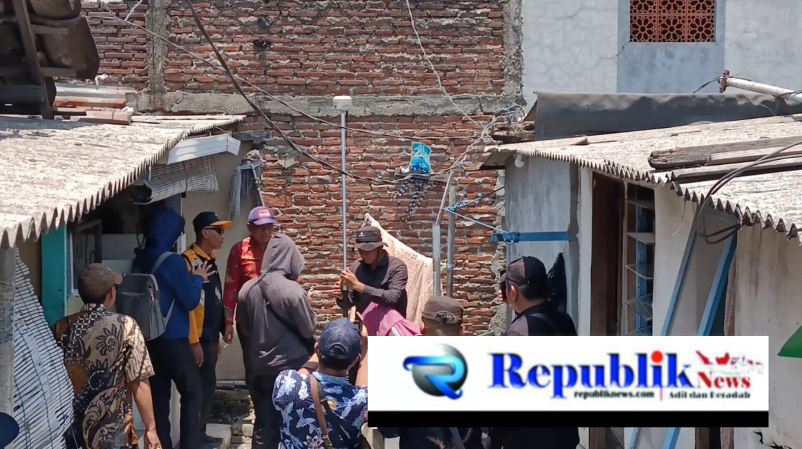 Foto : Pembebasan lahan untuk pembangunan Flyover Gedangan terus berjalan lancar.