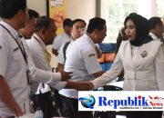 Foto: Wakil Bupati Sidoarjo,mimik idayana membuka resmi acara layanan satu pintu One Desk Stop Service .