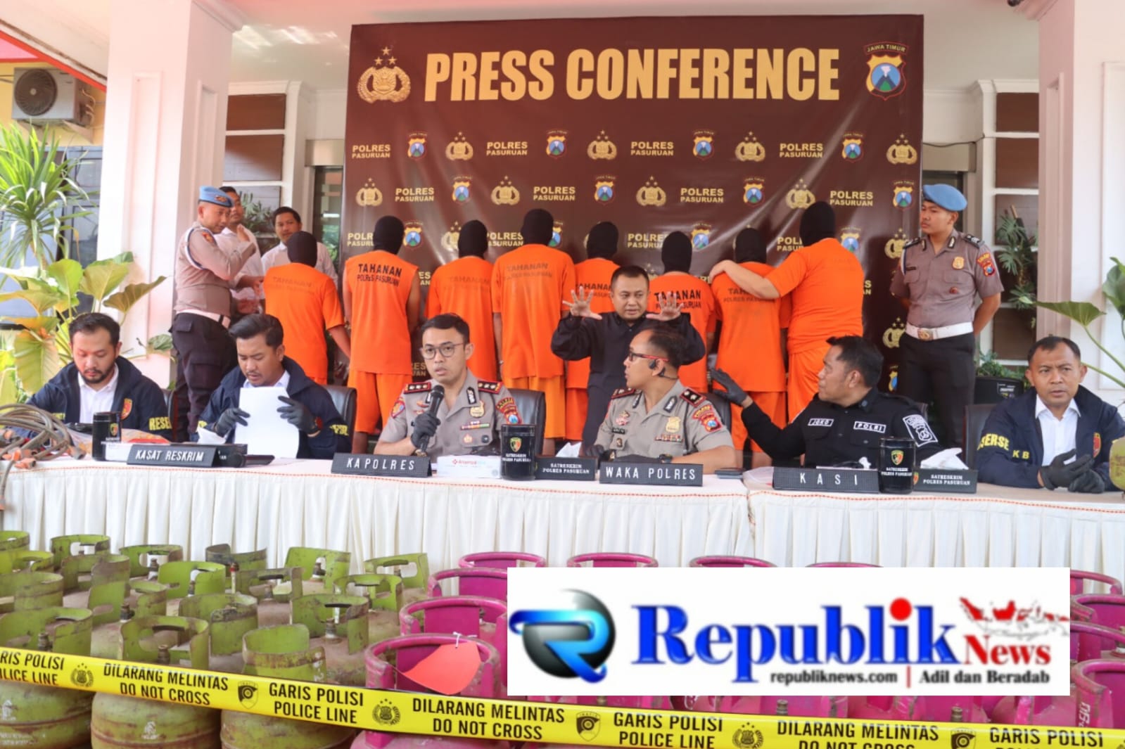 Foto : Pelaku dan barang bukti yang di amankan