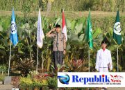 Kapolres Pasuruan AKBP Irawan Setyono pimpin upacara di halaman pondok pesantren putri Al-Berr dusun Mlaten ,Desa pelintahan, kecamatan plandaan, Kabupaten Pasuruan dalam rangka Hari santri nasional 2026