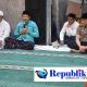 Foto : Perdana, Bupati Subandi dan Kapolresta Sidoarjo AKBP Bobby Adimas Candra putra melaksanakan kegiatan subuh keliling (Suling )