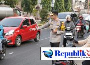 Foto: Kapolres Mojokerto kota,AKBP Dody Munandar .,S.I.K.,pimpin gatur lalin pagi.