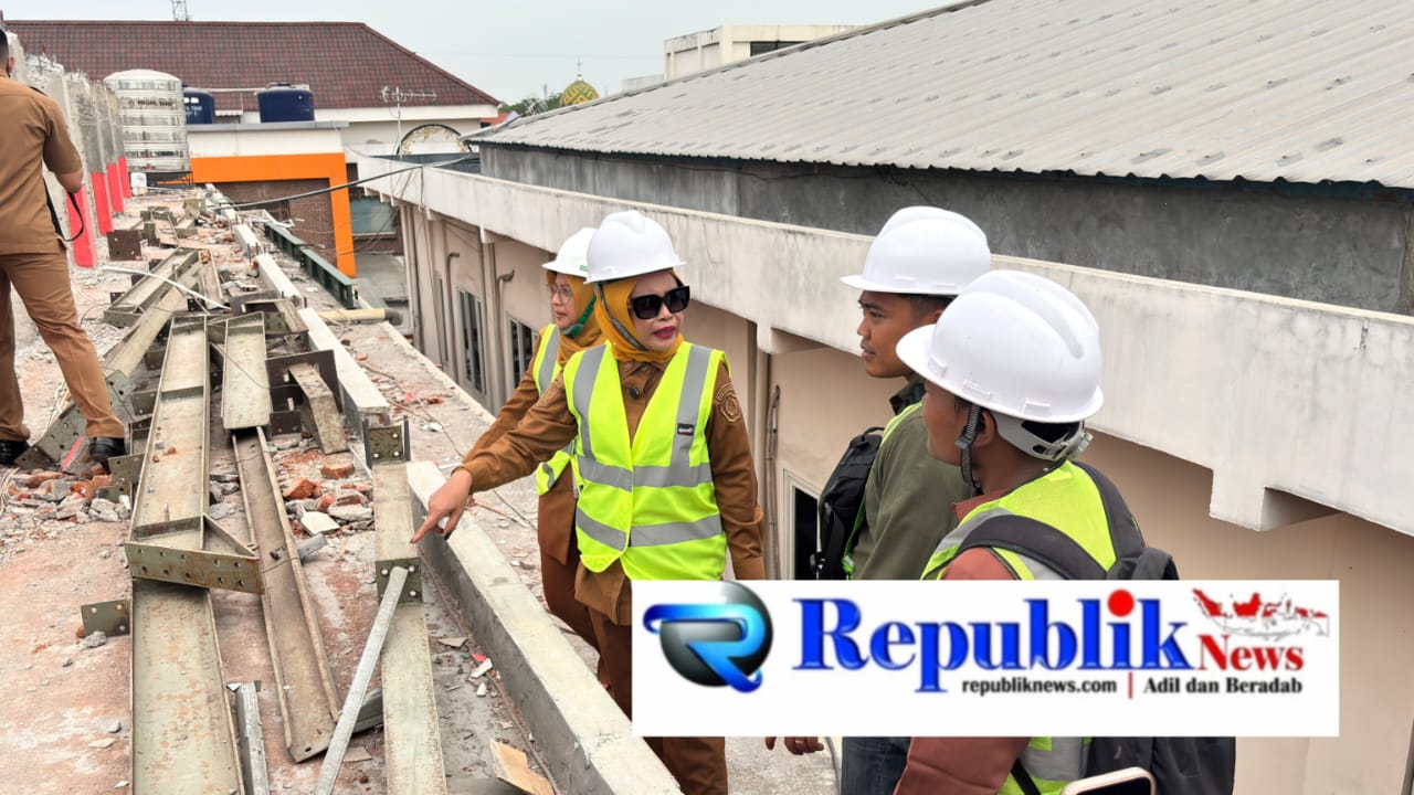 Foto : Wabup mimik sidak proyek RSUD Notopuro.