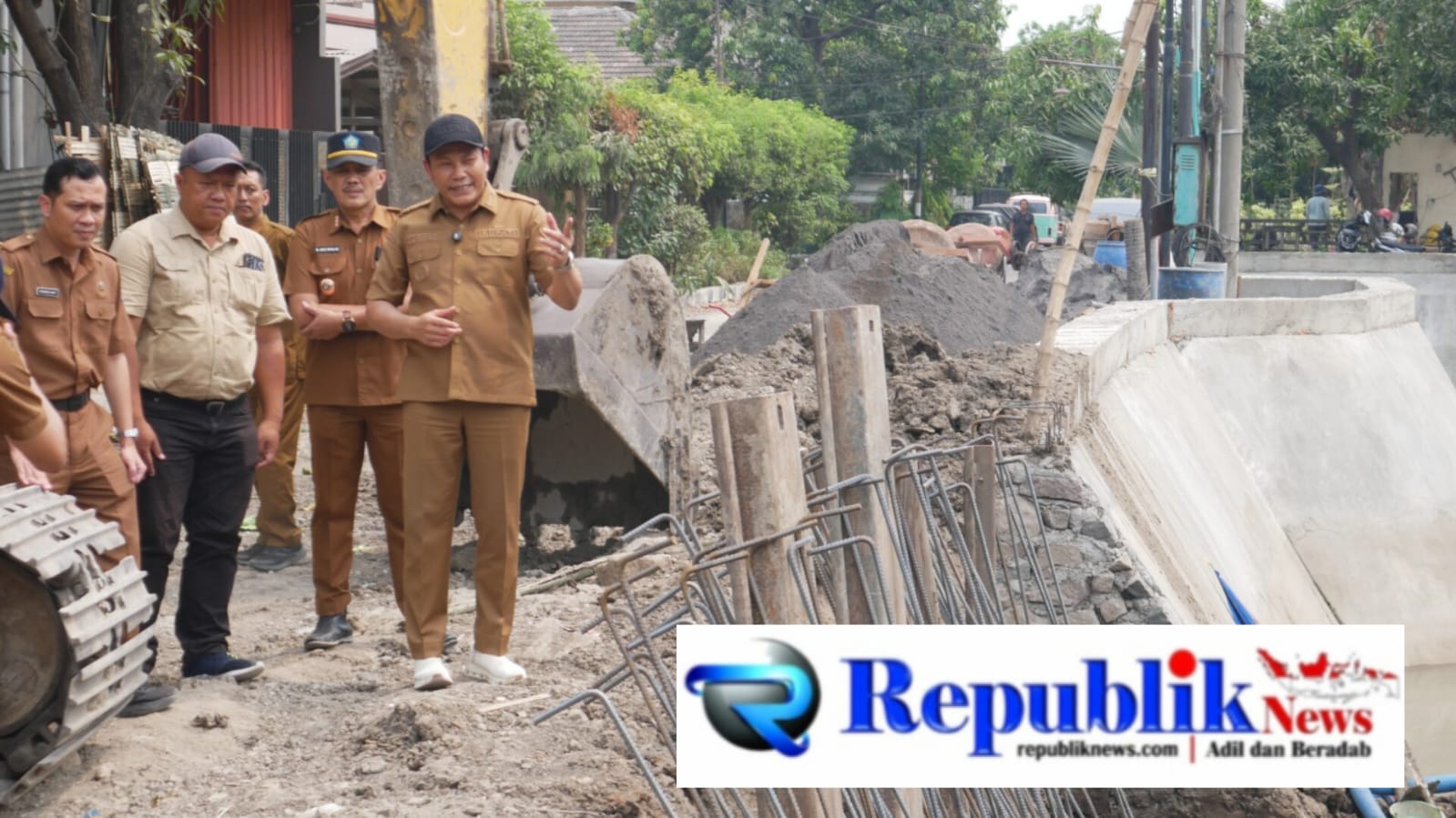 Foto: Bupati Subandi sidak dua rumah pompa.