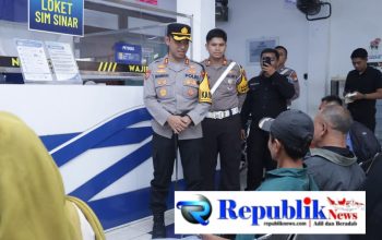 Sapa Pemohon SIM, Kapolres Pasuruan Sosialisasikan Operasi Patuh Semeru 2026