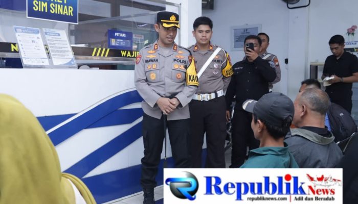 Sapa Pemohon SIM, Kapolres Pasuruan Sosialisasikan Operasi Patuh Semeru 2026