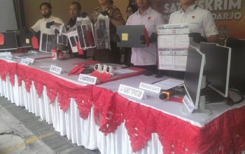 Foto : Barang bukti yang diamankan polisi.
