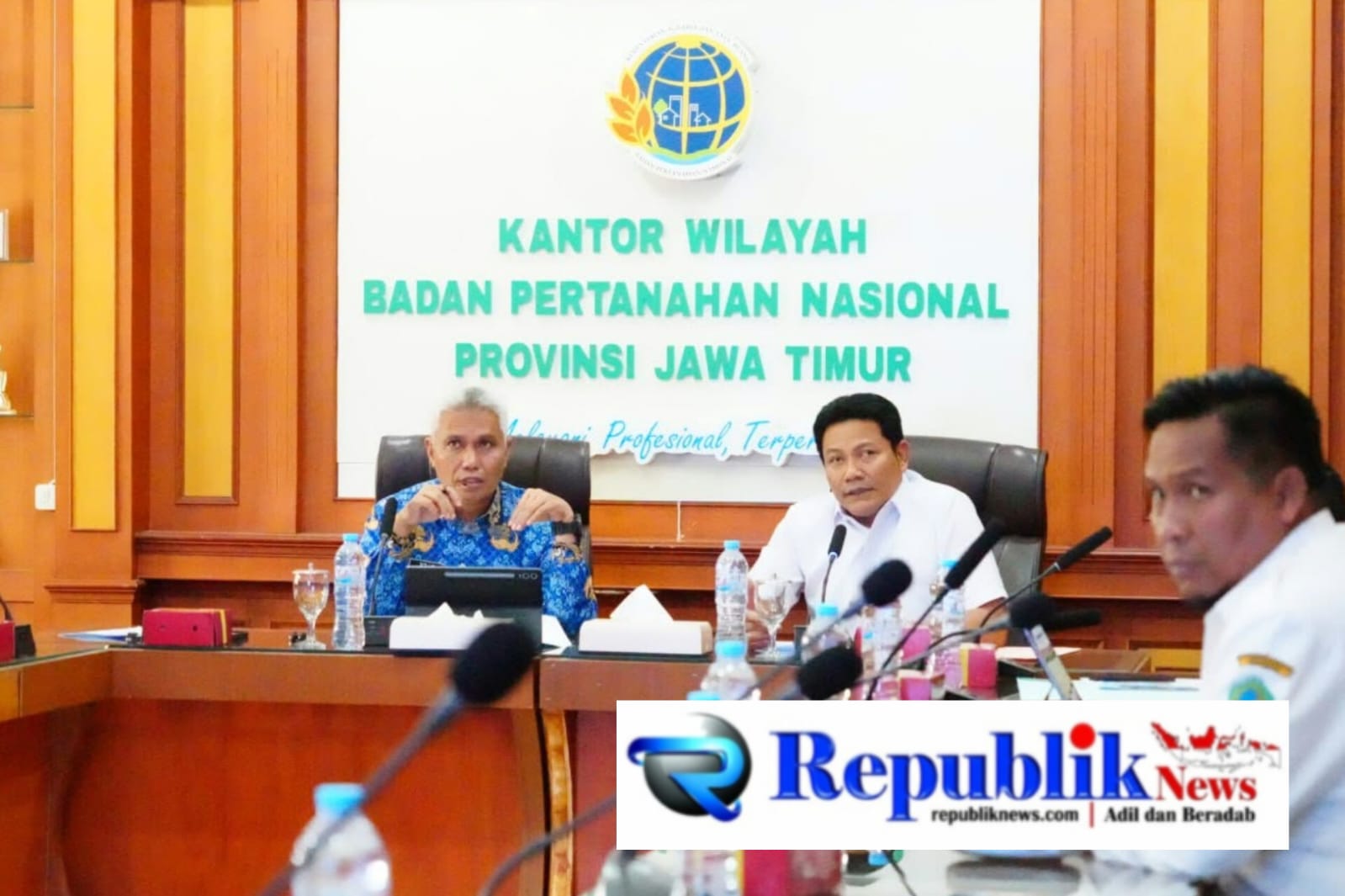 Foto: Bupati Subandi melakukan kunjungan kerja ke kantor wilayah BPN provinsi Jawa Timur.