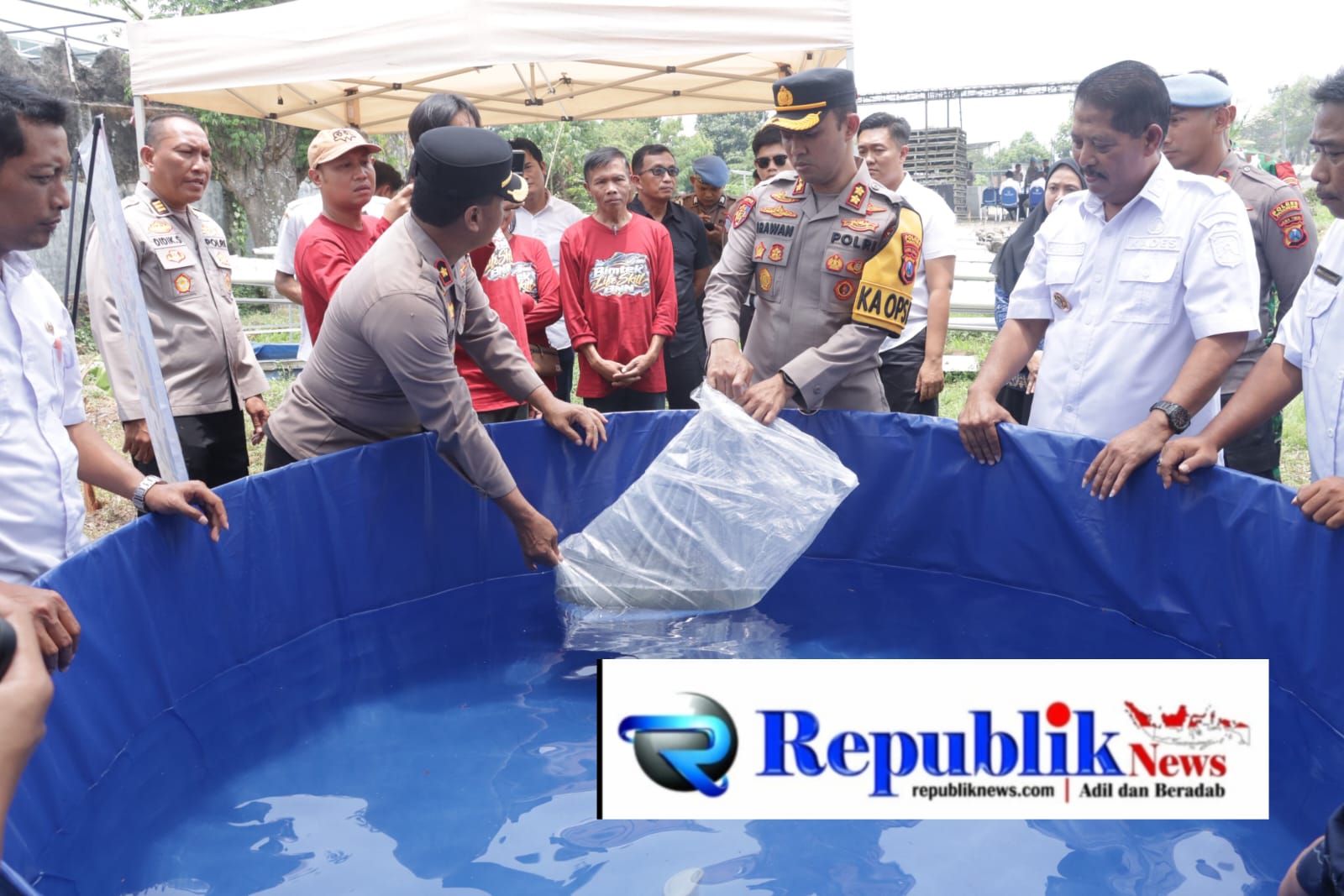 Foto: Kapolres Pasuruan AKBP Irawan Setyono hadirkan peluang usaha bagi mantan pengguna narkoba melalui budidaya lele.