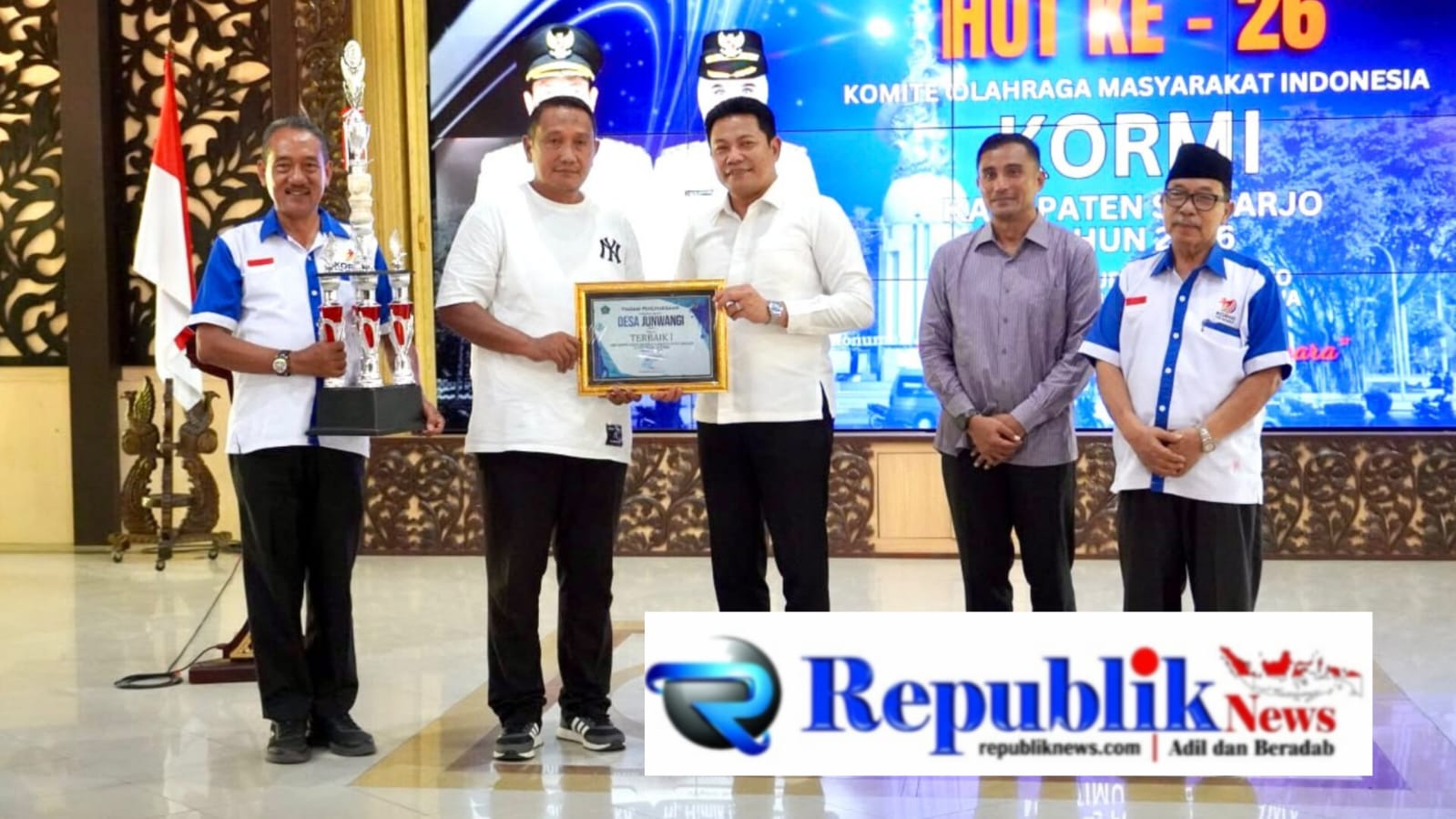 Foto: Bupati Subandi menghadiri HUT ke-26 KORMI Sidoarjo.
